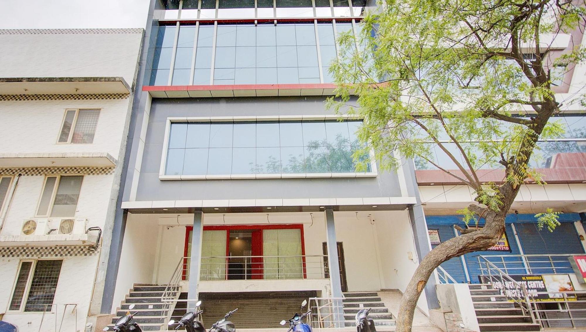 Townhouse Townhouse Atal Chowk Indirapuram Gáziábád Kültér fotó